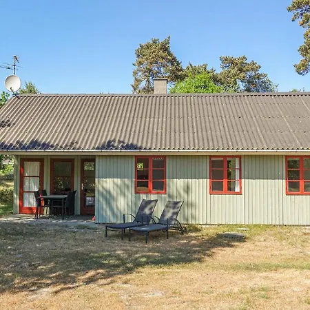Semesterbostad 3 Bedroom Stunning In Aakirkeby *
