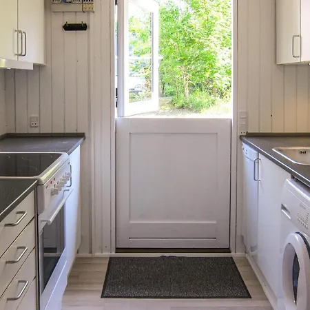 3 Bedroom Stunning In Aakirkeby Vester Somarken