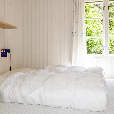 3 Bedroom Stunning In Aakirkeby Semesterbostad *