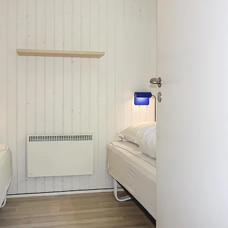 3 Bedroom Stunning In Aakirkeby Semesterbostad *