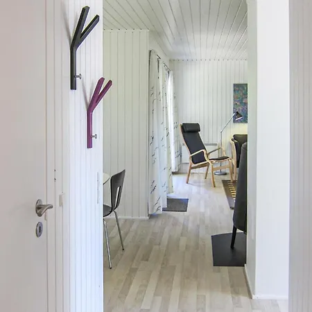 3 Bedroom Stunning In Aakirkeby Semesterbostad *