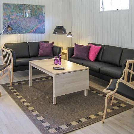 3 Bedroom Stunning In Aakirkeby * Vester Somarken